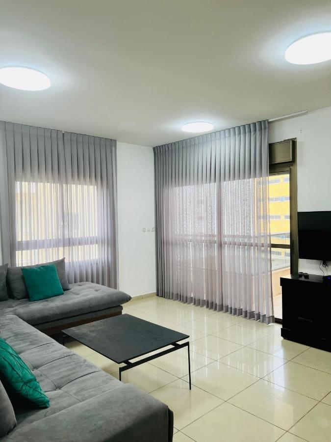 King David Apartment เนทันยา ภายนอก รูปภาพ