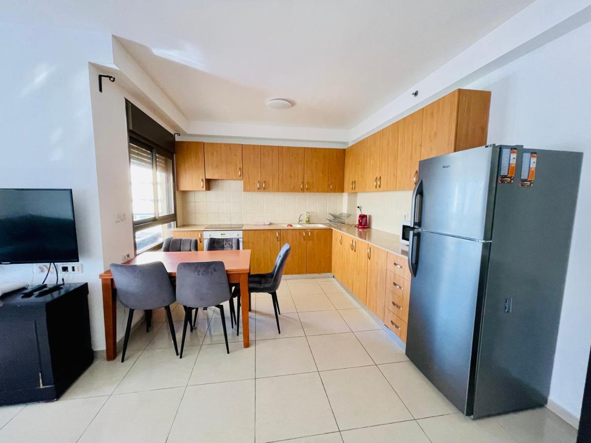 King David Apartment เนทันยา ภายนอก รูปภาพ